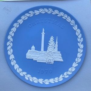 Wedgwood 1970 Christmas Plate